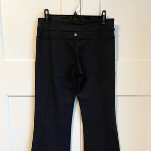 lululemon black reversible groove pant - Size 8
